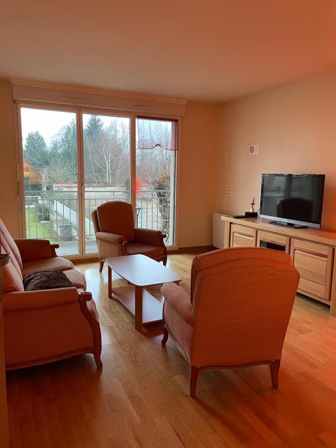 Joli Appartement à Montargis Esterno foto